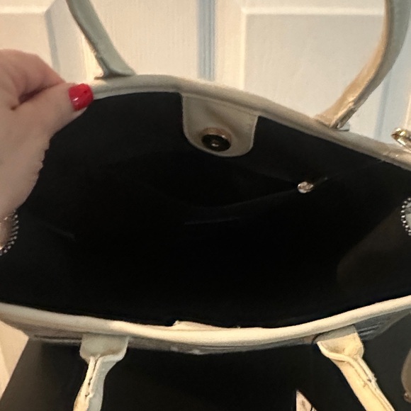 Amour Paris Striped Black and Cream Tote Bag - Picture 3 of 3